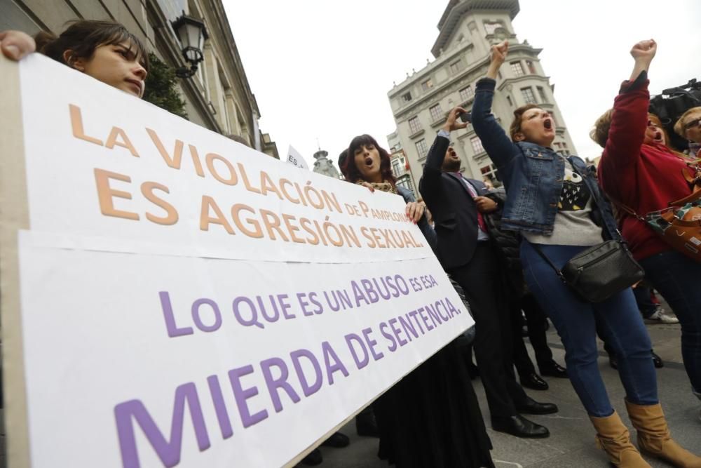 Concentración contra la sentencia a La Manada en Oviedo