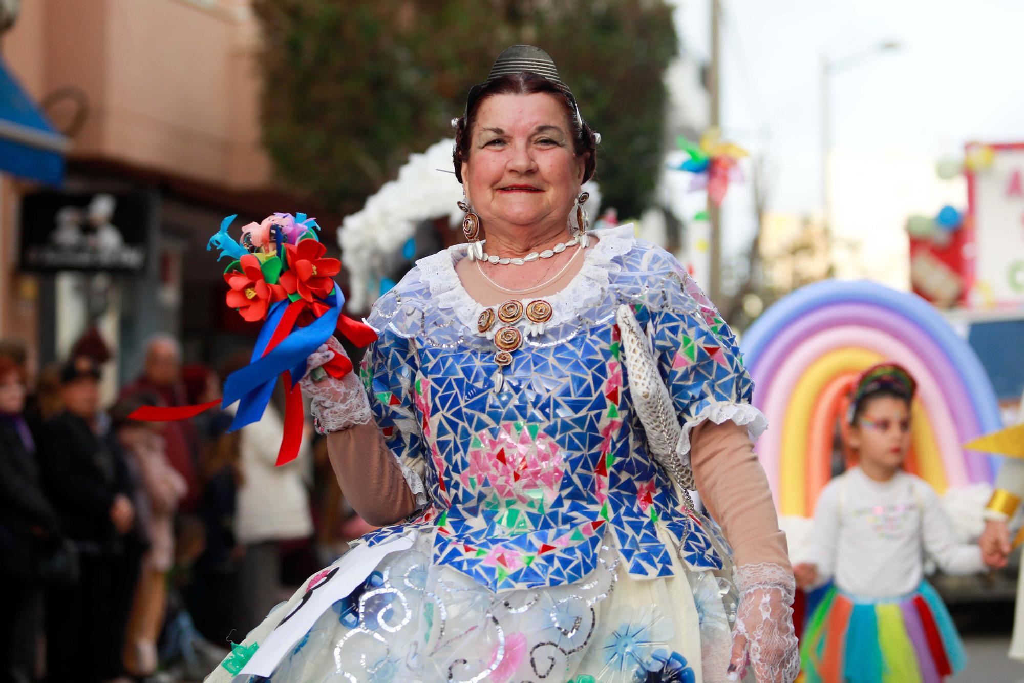 Todas las imágenes de la rúa de carnaval 2023 en Santa Eulària