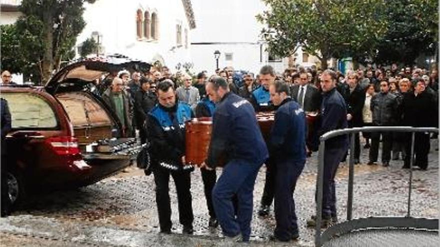 Tossa de Mar Més de 600 assistents al funeral per acomiadar Francisco Colomer