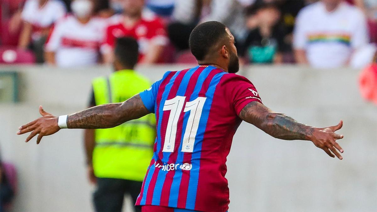 Depay, celebrando su gol ante el Stuttgart