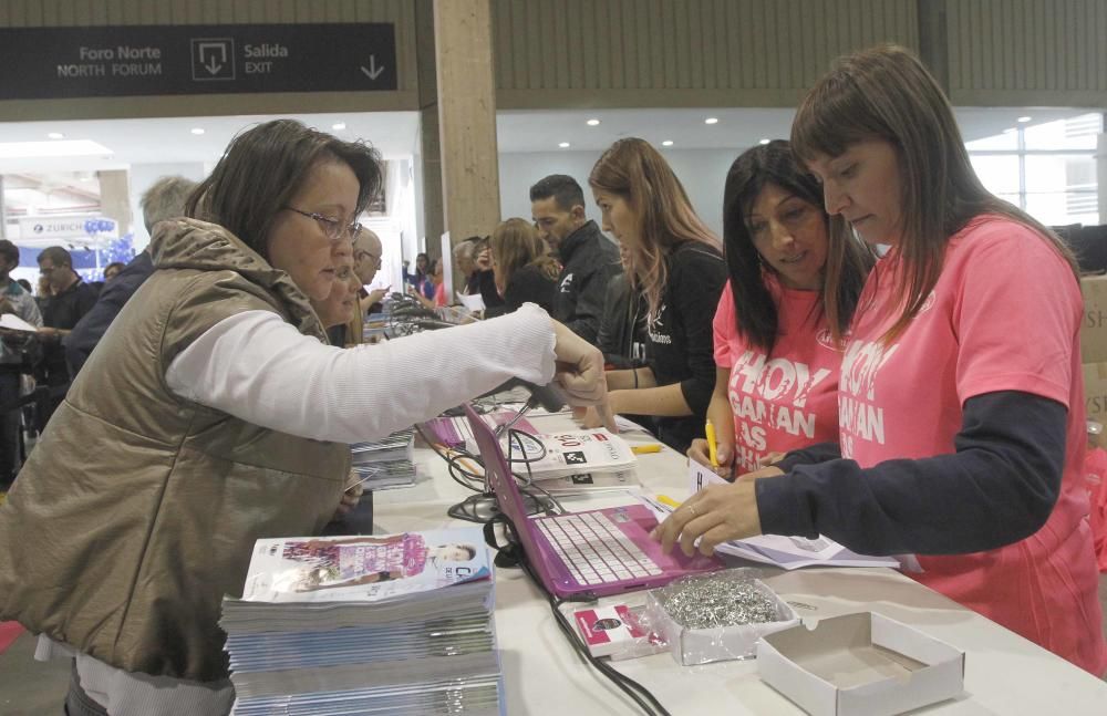 Recogida de dorsales de la Carrera de la Mujer