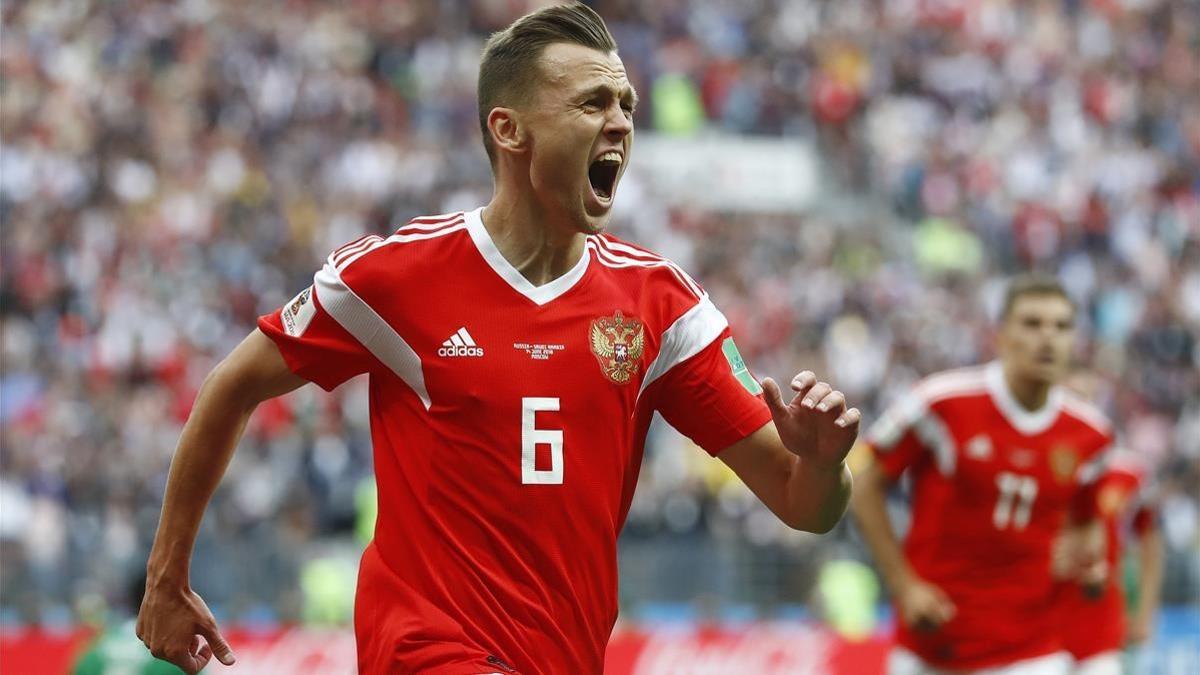 rpaniagua43754204 russia s denis cheryshev celebrates after scoring his side s180614185248