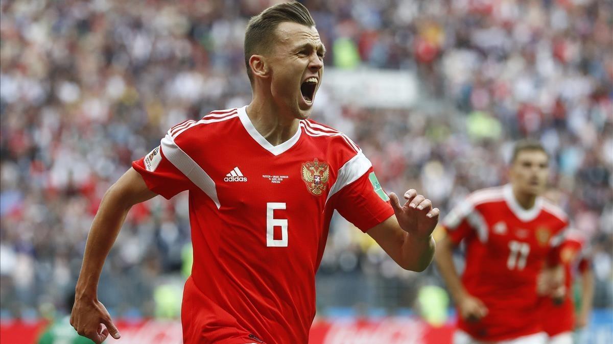 rpaniagua43754204 russia s denis cheryshev celebrates after scoring his side s180614185248