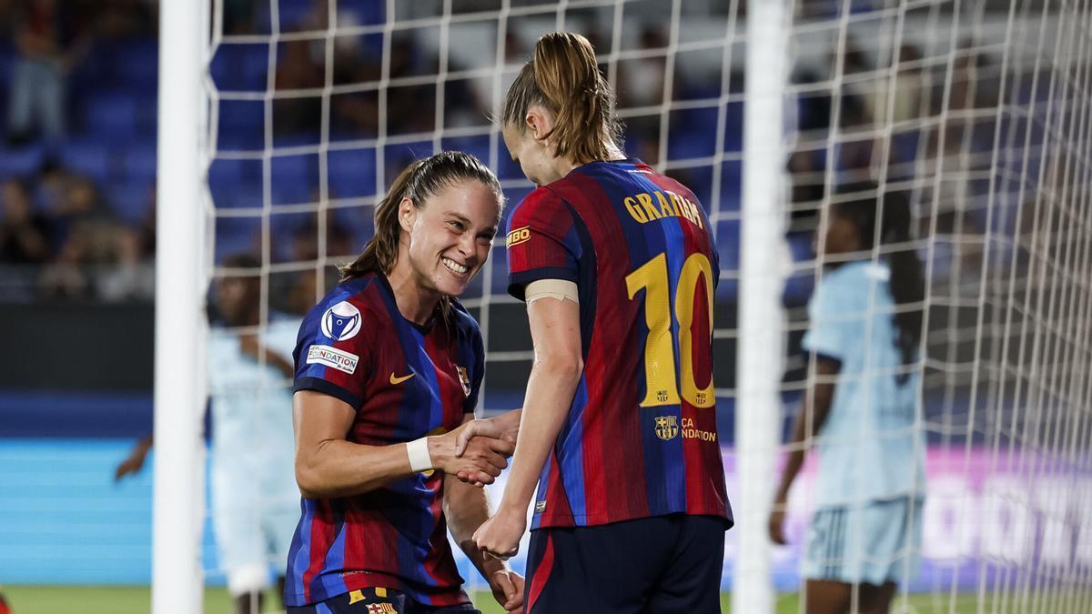 Ewa Pajor celebra con Graham Hansen el gol ante el Paris.