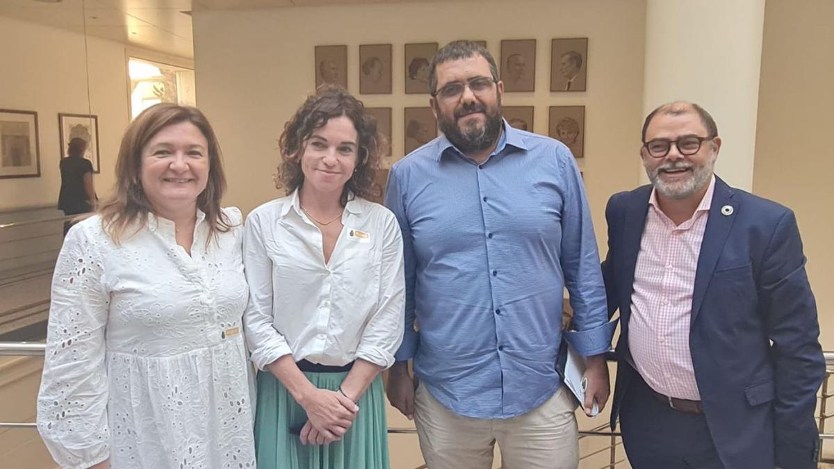 Las conselleras Garrido y Sánchez, junto a los senadores autonómicos Vidal y Bonet.