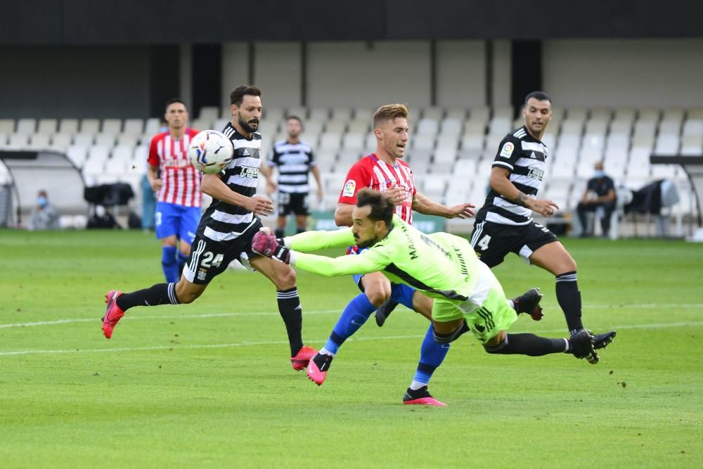 El partido entre el Cartagena y el Sporting, en imágenes