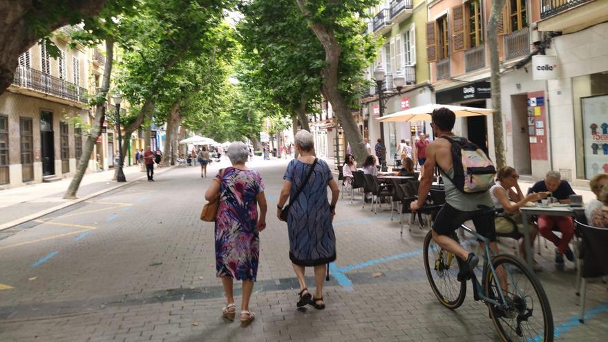 Música, ball, art, jocs de taula i l'homenatge al centenaris de Dénia per a celebrar el Dia del Major