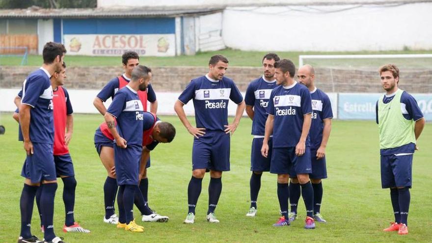 Los jugadores del Marino en un entrenamiento en Miramar.