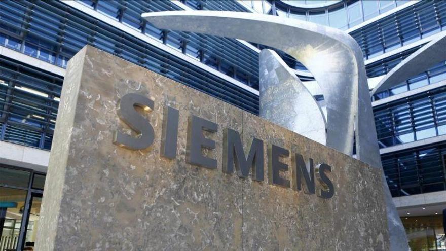 Siemens, en la picota por sus negocios en Rusia