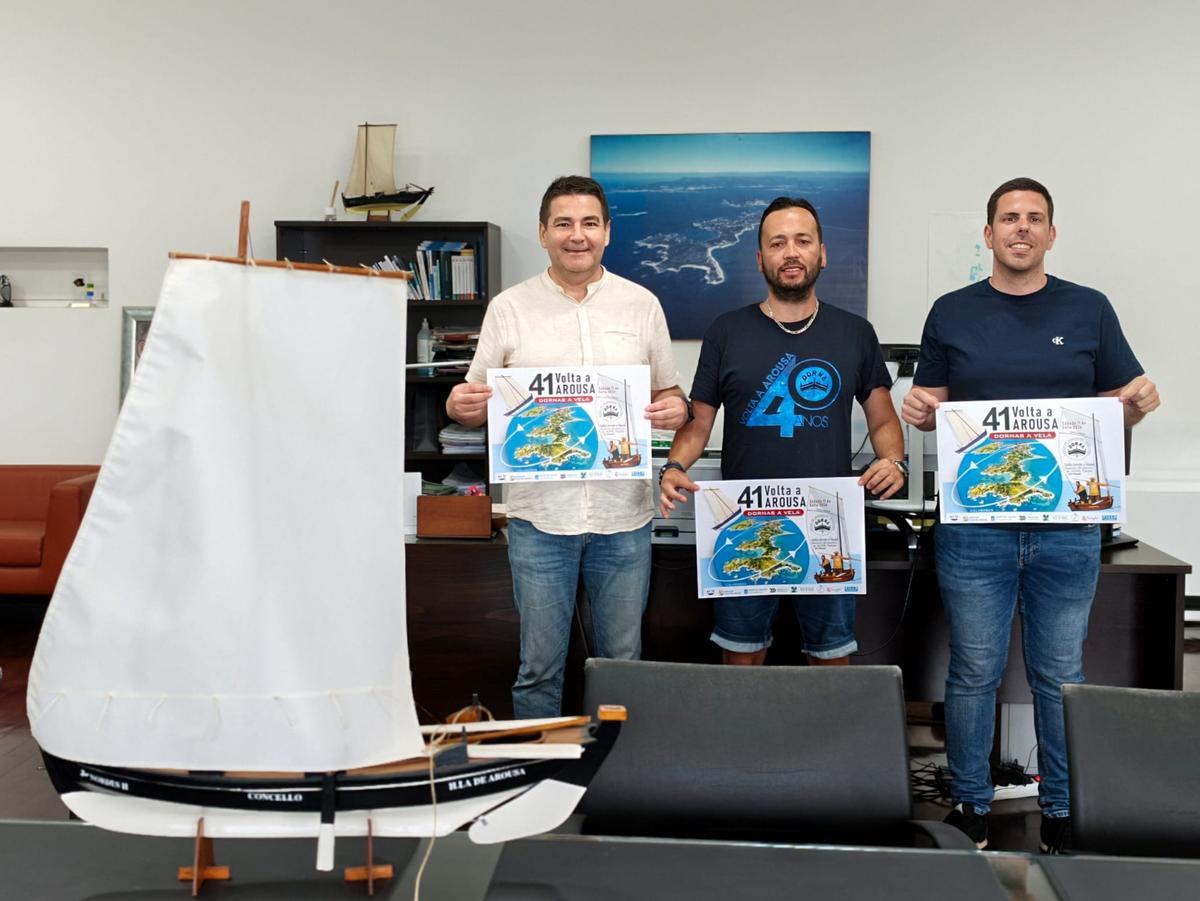Manuel Suárez, Héctor Suárez e Luis Arosa na presentación da 41 edición da Volta á Arousa.