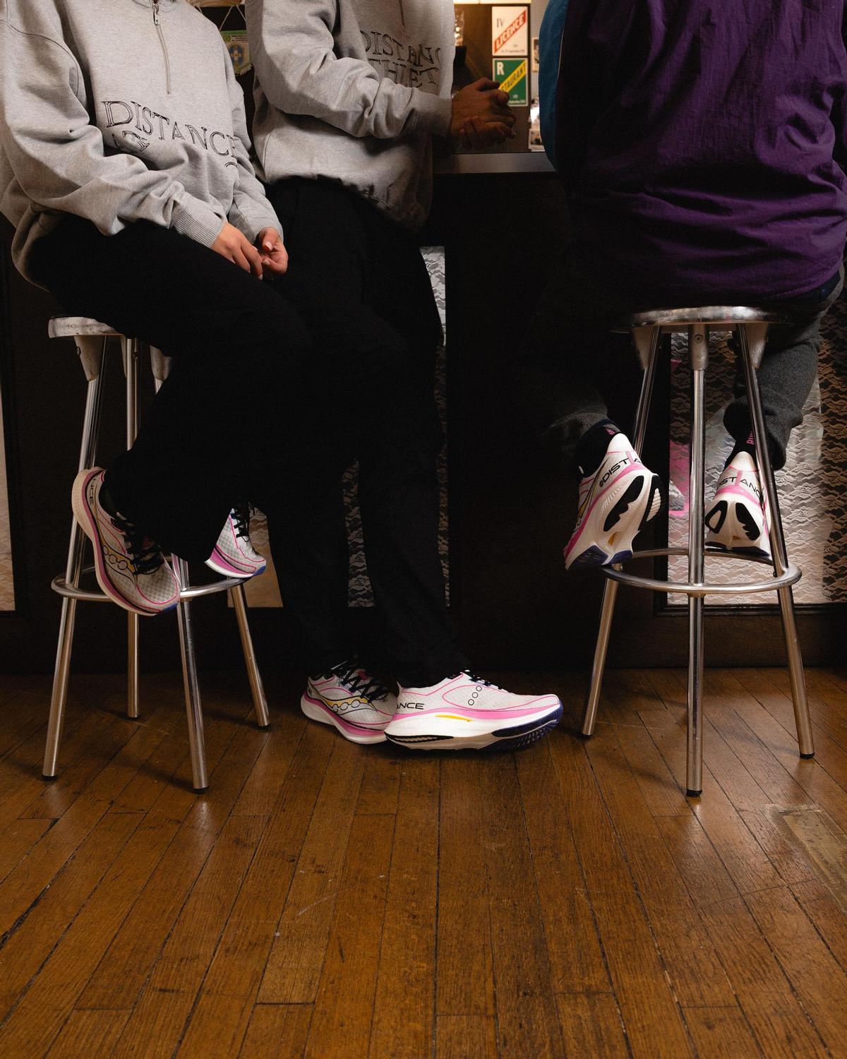 Así lucen las nuevas zapatillas con la colabración de Distance