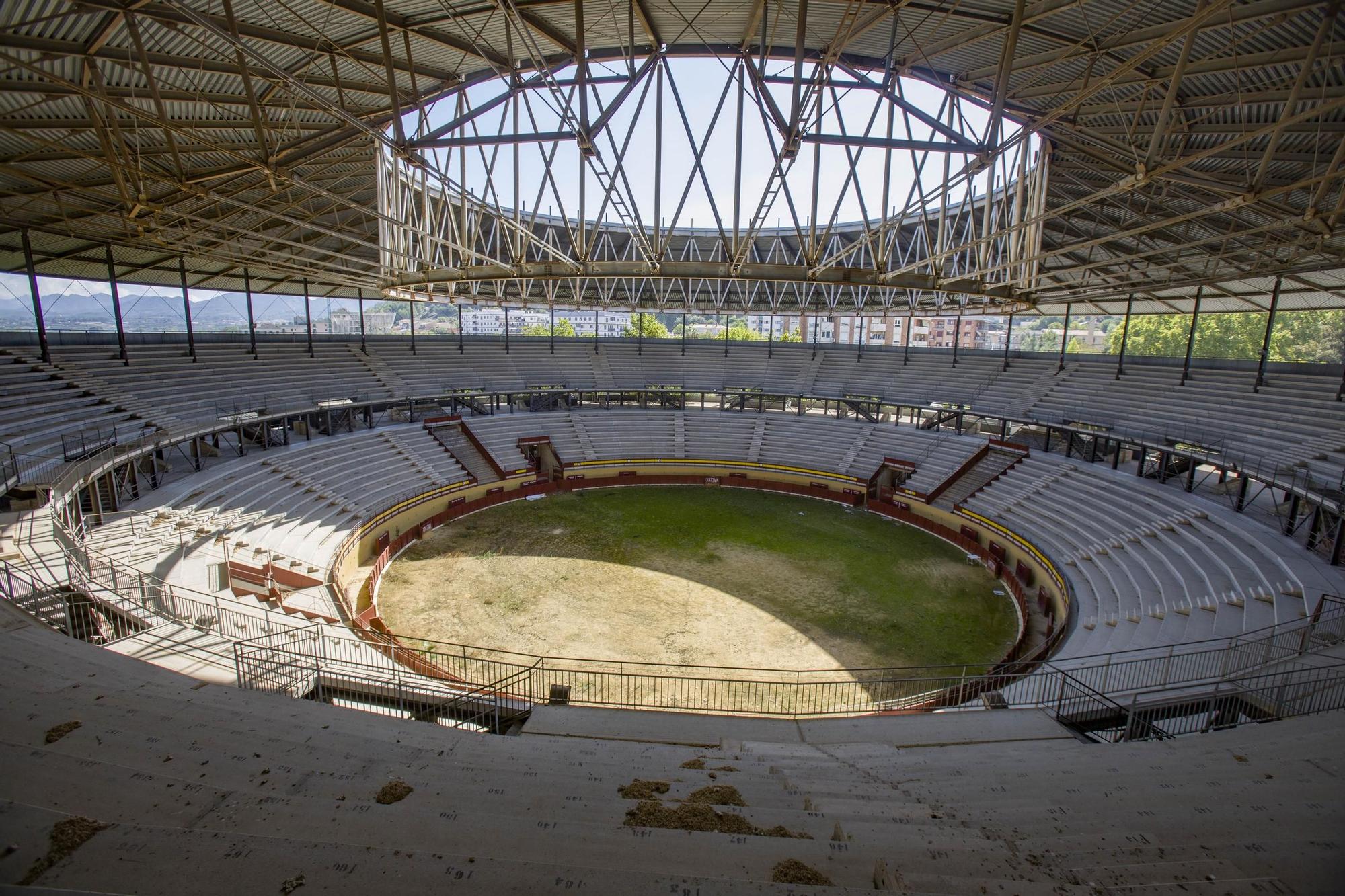 La plaza de toros de Xàtiva, en imágenes