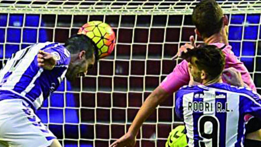 El Tenerife cayó goleado en su visita al Real Valladolid.