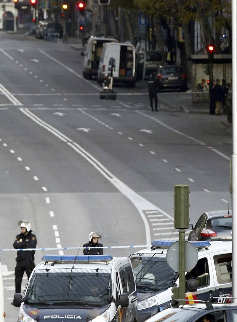 Un turolense estrella su coche contra la sede del PP en Madrid