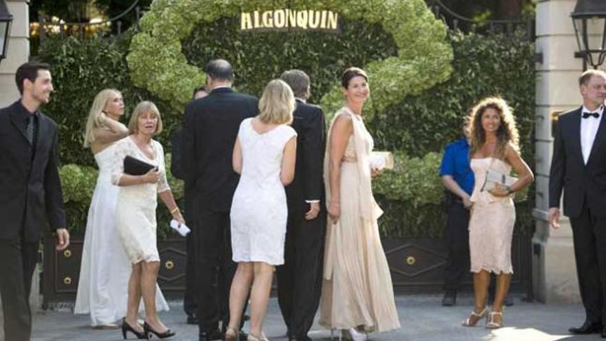 Los invitados llegando al enlace de la cantante