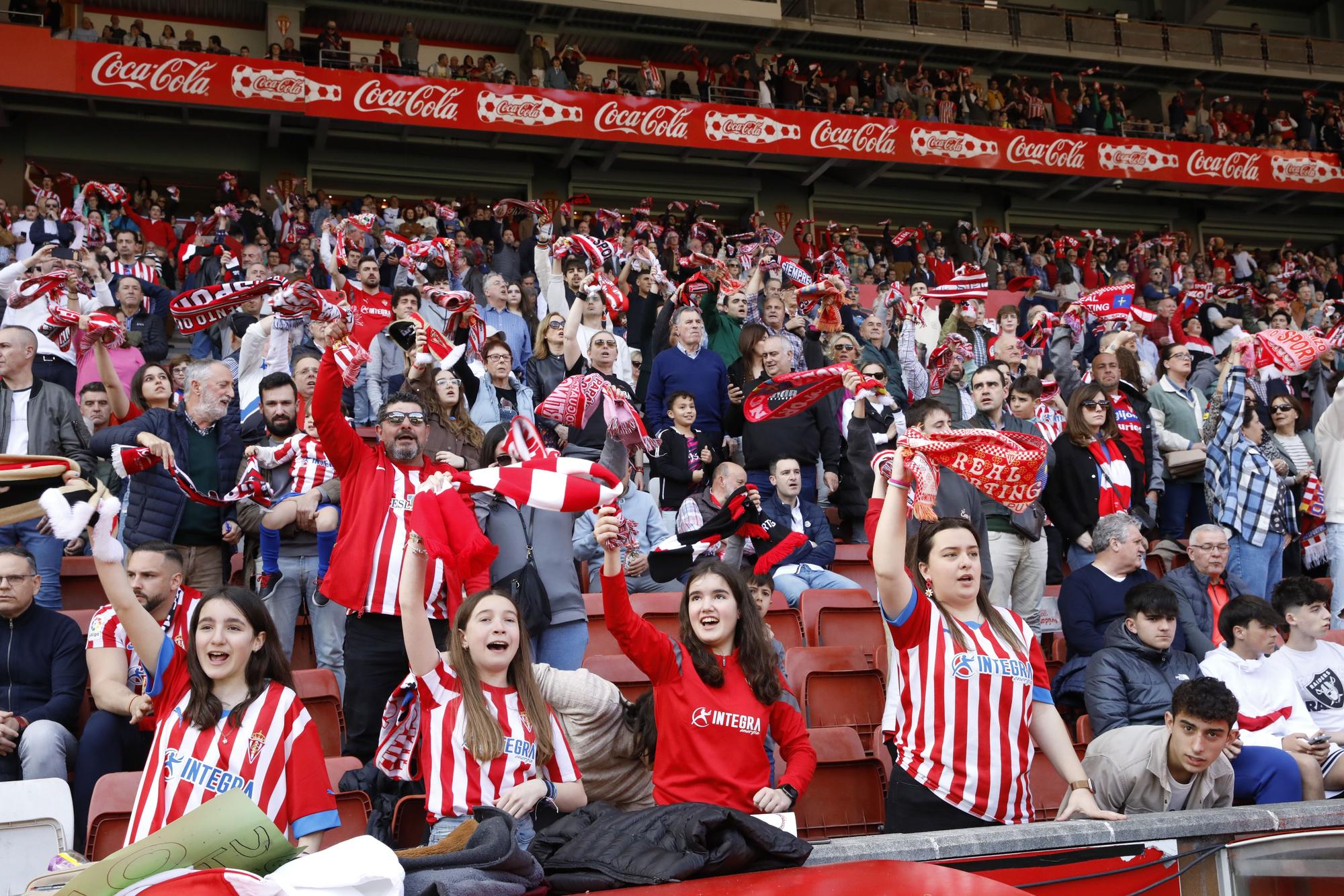 En imágenes: Así fue el partido entre Sporting y Mirandés en El Molinón