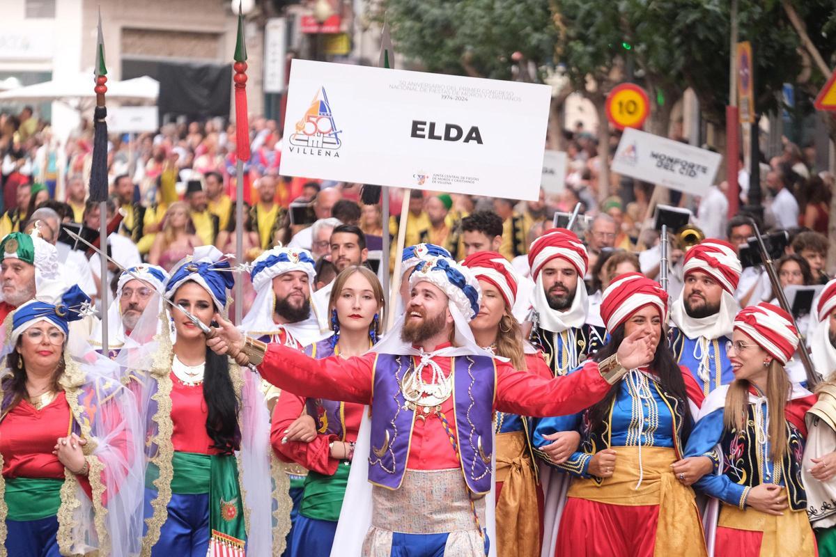 Las mejores imágenes del Desfile del 50 aniversario del Primer Congreso Nacional de Fiestas de Moros y Cristianos en Villena Las mejores imágenes del Desfile del 50 aniversario del Primer Congreso Nacional de Fiestas de Moros y Cristianos en Villena