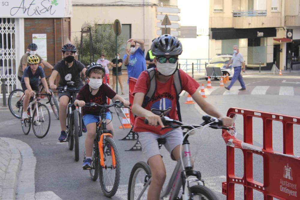 Cadena ciclista organizada en Ontinyent en el Día Mundial de la Bici