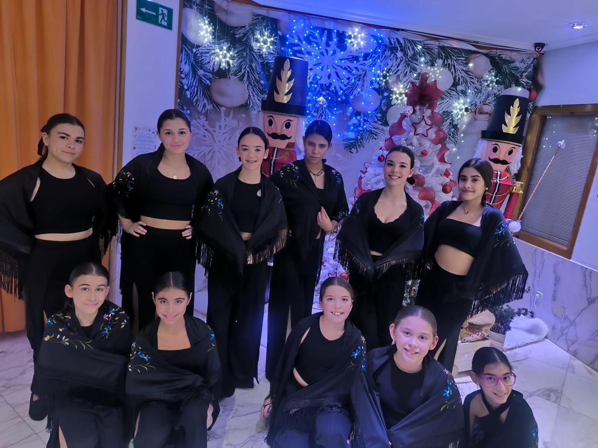 Alumnas de baile de Sandra Iglesias, en la residencia "Ciudad de Toro".