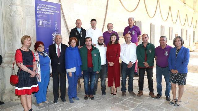 La Reina apoya a los campaneros de Albaida para que el toque manual sea Patrimonio universal