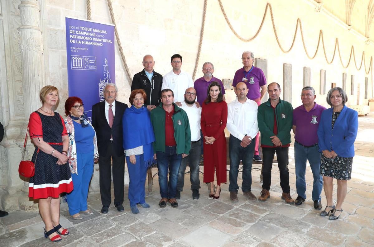 La Reina apoya a los campaneros de Albaida para que el toque manual sea Patrimonio universal