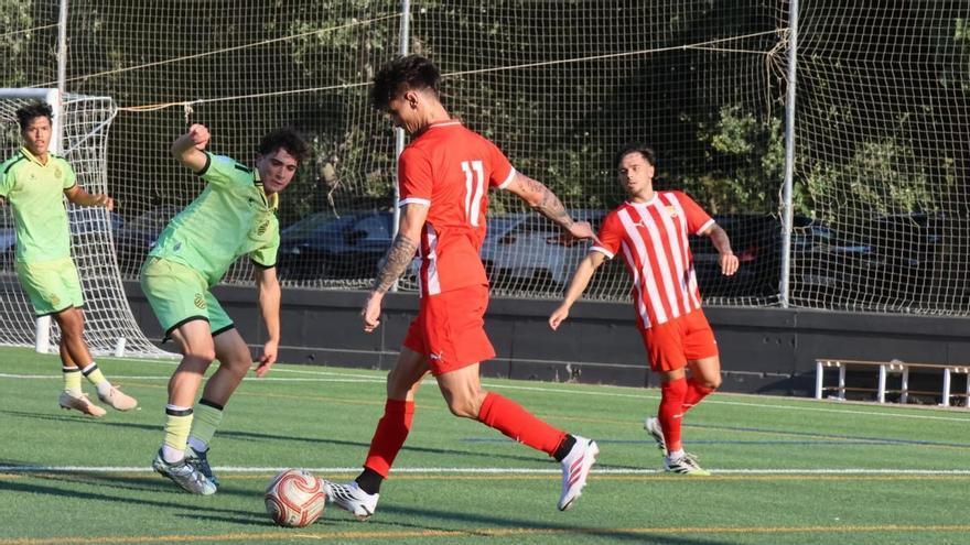 El CE Manresa perd amb l'Espanyol B en el primer partit amistós al Congost
