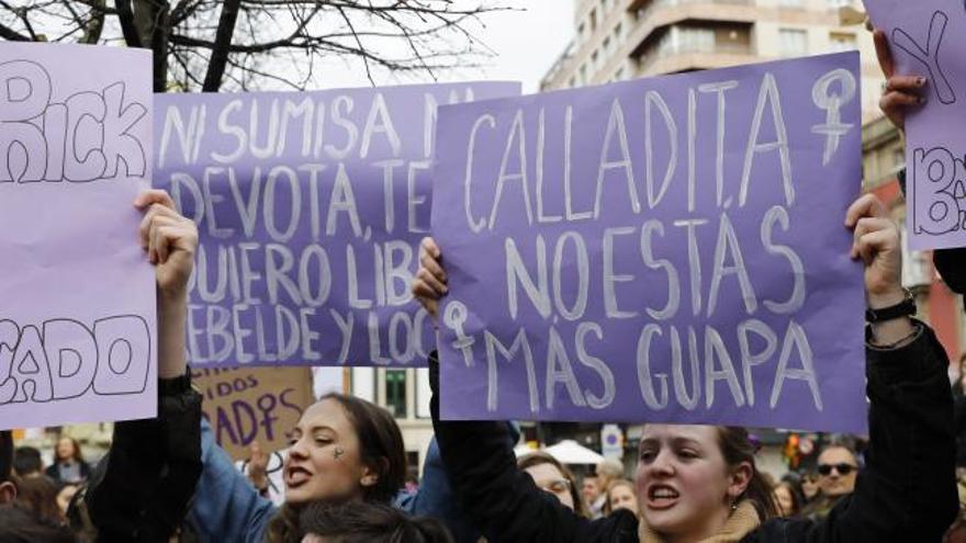 8-M: La marea morada inunda Asturias