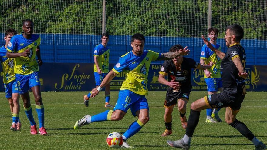 Un penalti deja la permanencia del Cambados bajo respiración asistida