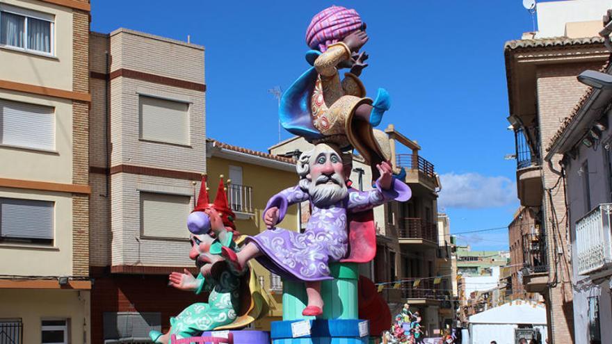 La falla de Plaça Pedralba de Llíria, ganadora de nuevo.