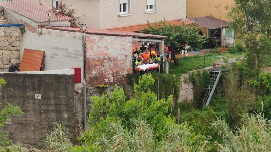 Una joven de 18 años sobrevive tras caer por un barranco de más de 30 metros en Moaña