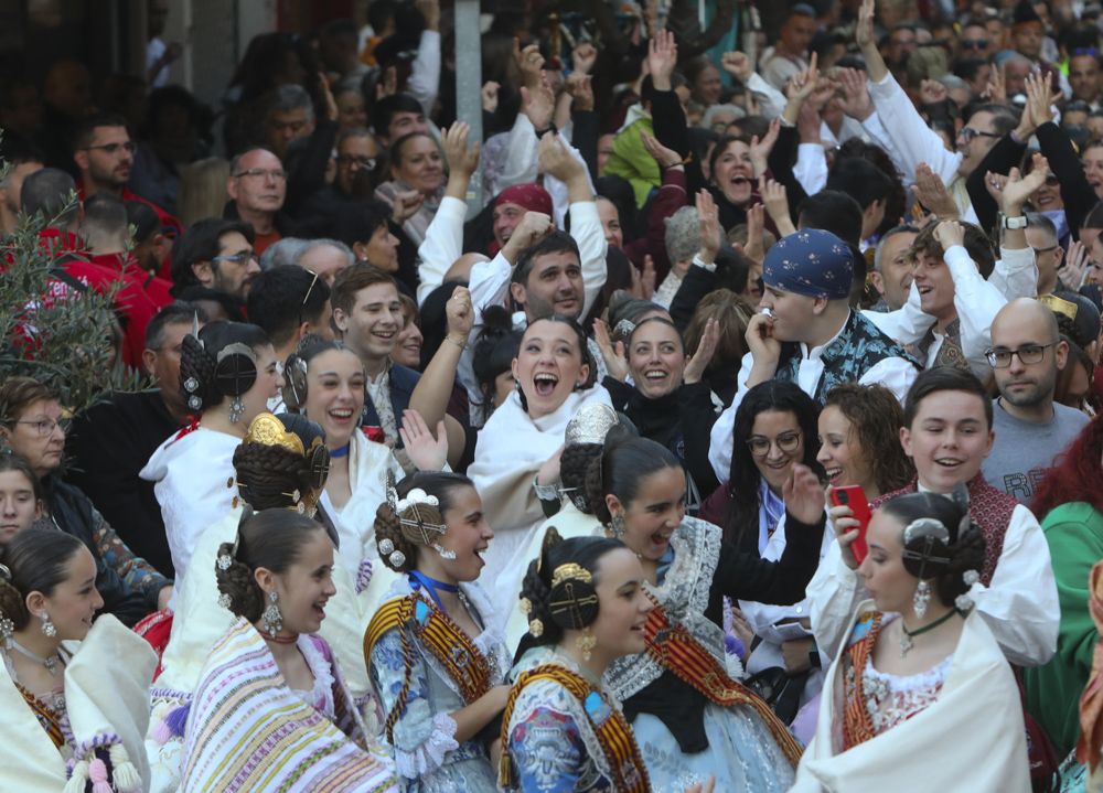 Emoción y nervios en la entrega de premios a las fallas de Sagunt