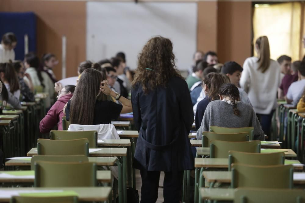 Ebau 2019 en Asturias: primer día de exámenes de selectividad en Avilés