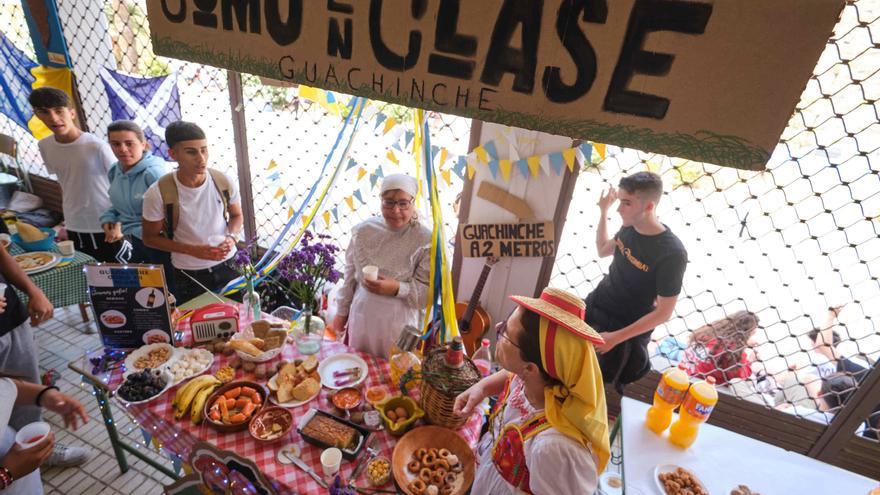 El IES Anaga celebra el Día de Canarias entre pellas de gofio y ambrosías