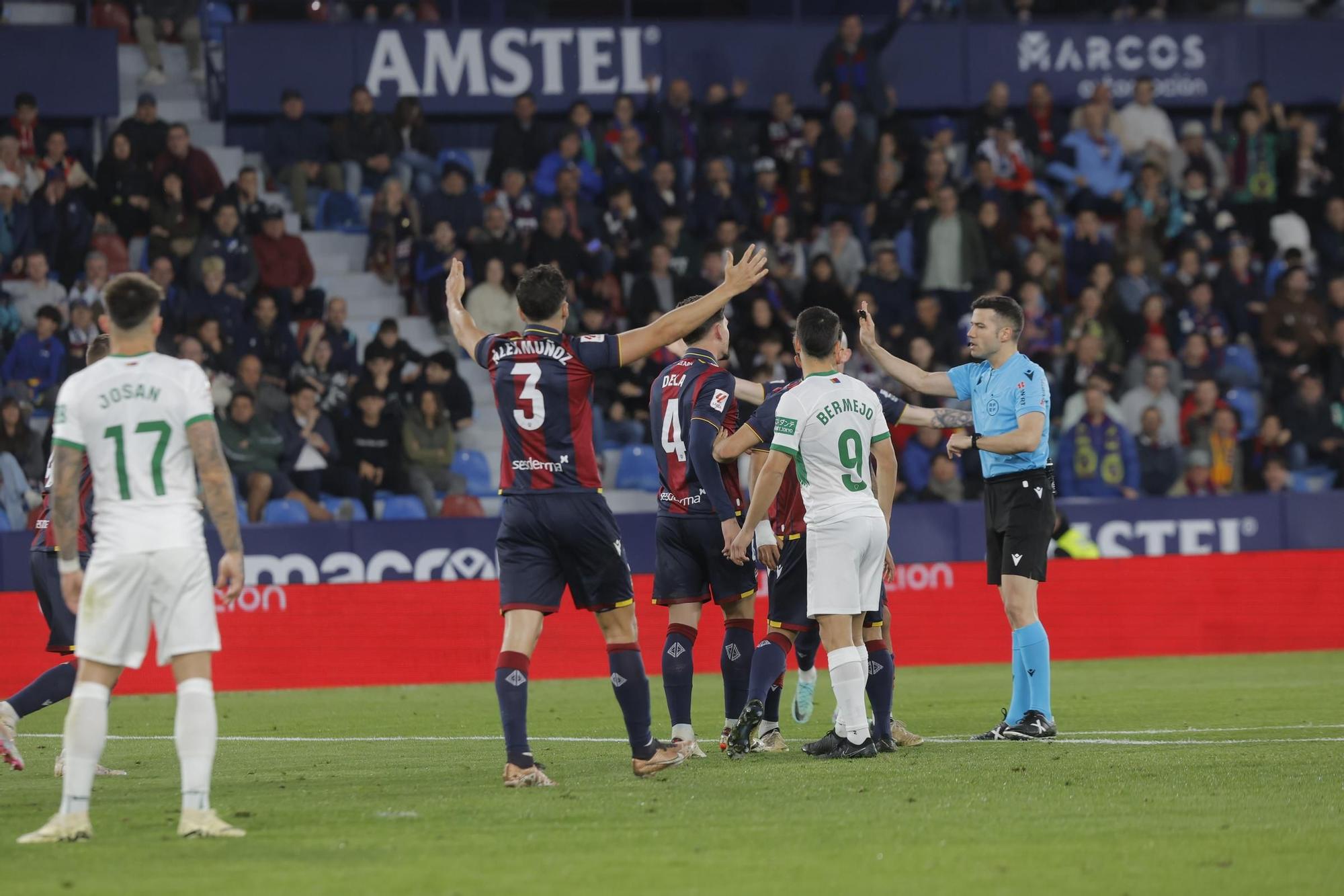 Levante UD - Elche CF en imágenes