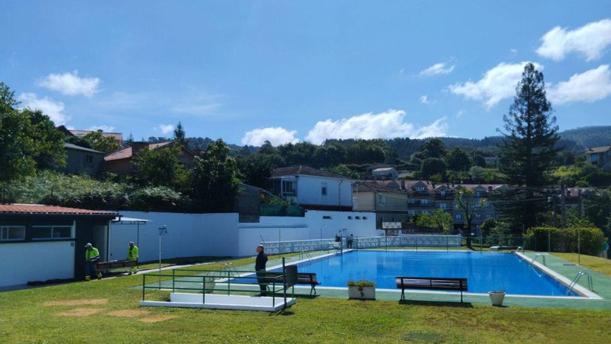 Piscina municipal de Covelo. | // D.P.