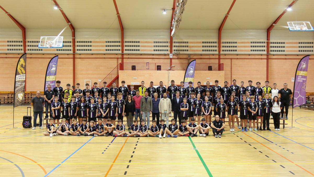 Foto oficial de la presentación del Club Balonmano Gandia