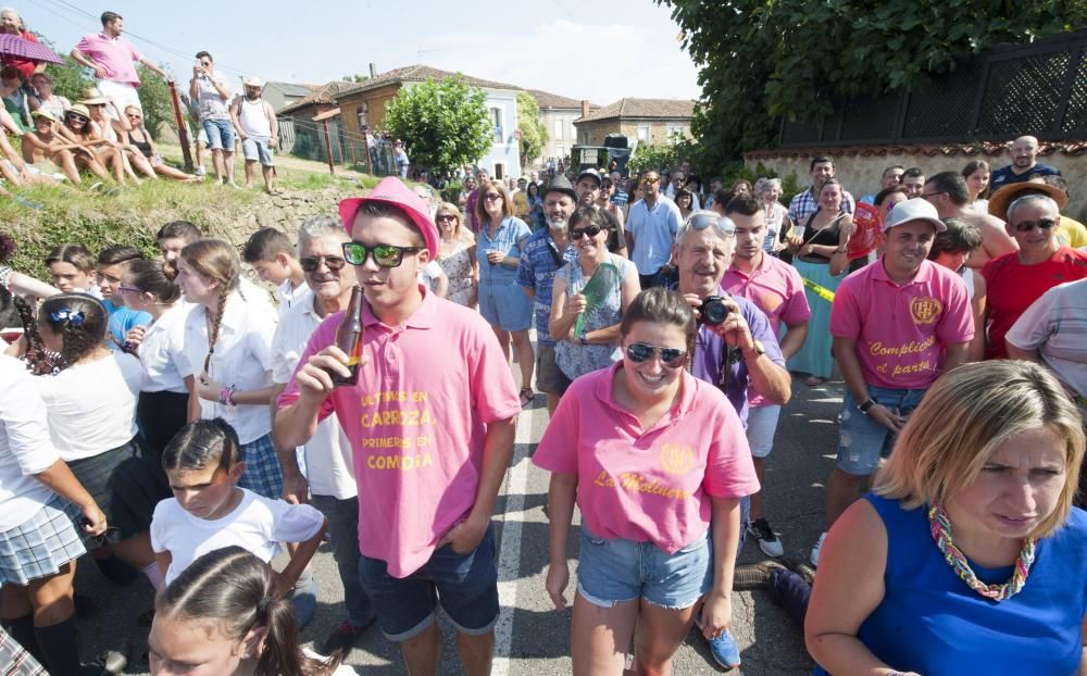 Desfile de carrozas en Valdesoto