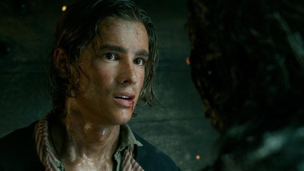 Brenton Thwaites en 'Piratas del Caribe'