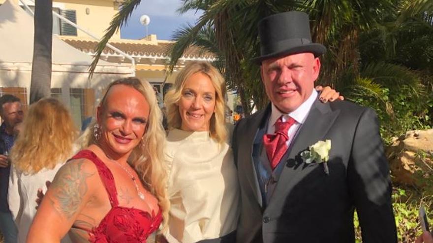 Caro und Andreas Robens mit Claudia Runggaldier.