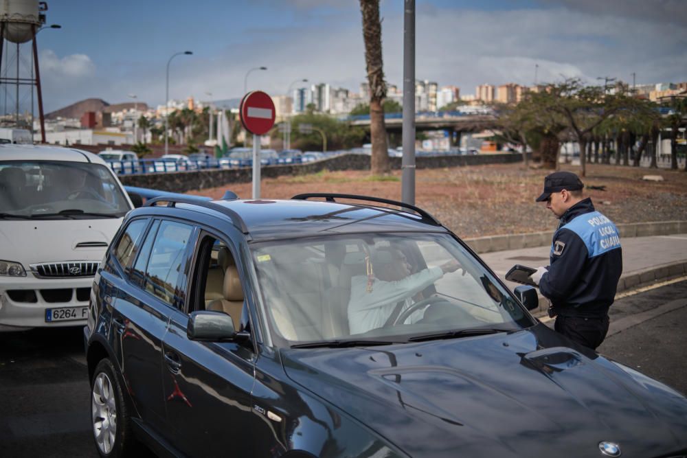 Control de la Policia Local en la Av Tres de Mayo