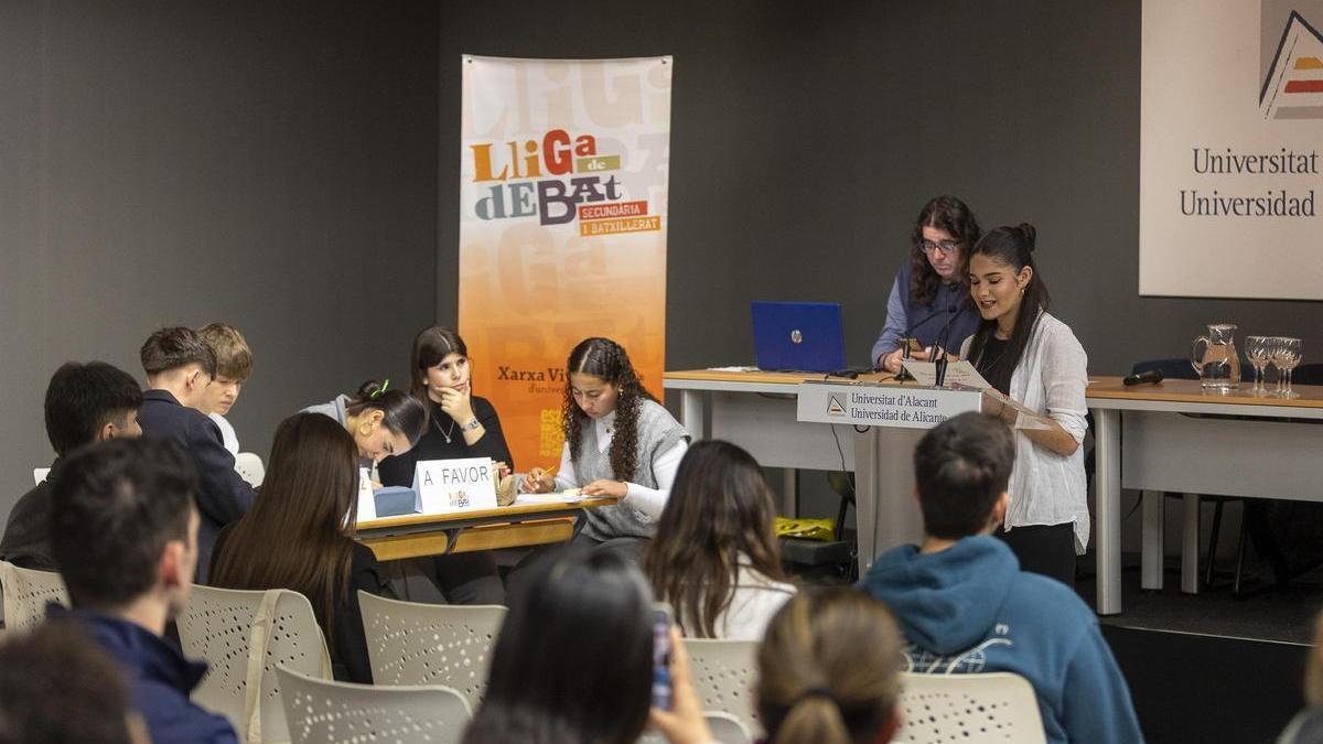 Los jóvenes toman la palabre en el Torneo Nacional de Debate de Alicante