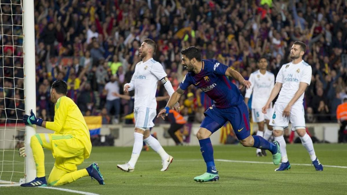 Suárez celebra el primer gol del partido