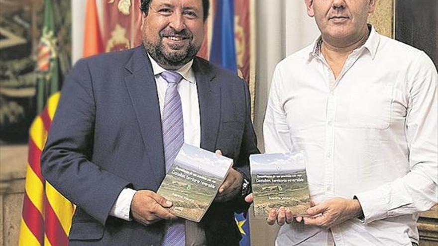 Juanma Velasco gana la I Bienal de Novela de los Escritores de Castellón