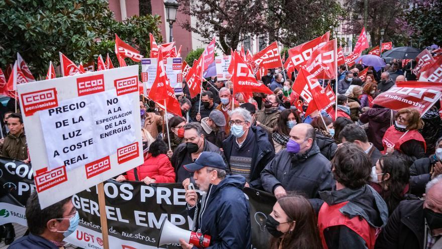 Concentración en Badajoz para que se contengan los precios y se proteja el empleo