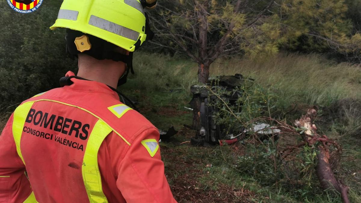 Estado del coche siniestrado en Almussafes