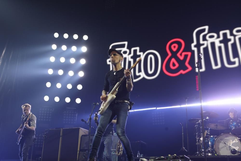 Fito y Fitipaldis llenan el Palacio de los Deportes de Gijón