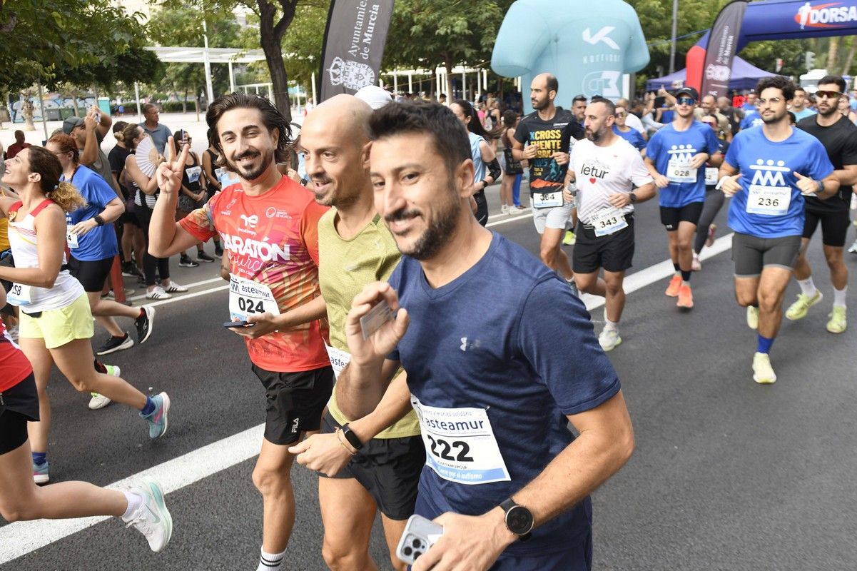La carrera y marcha Solidaria Asteamur, en imágenes