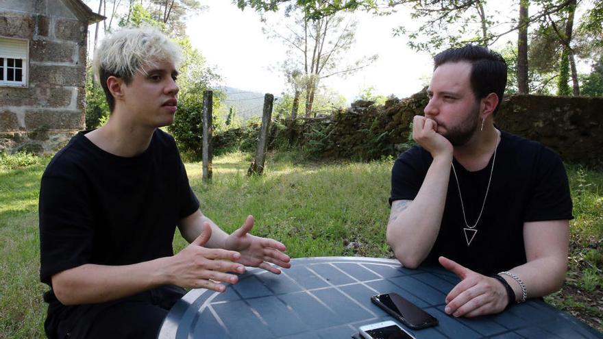 Nacho Dafonte y Tarci Ávila, durante una entrevista con FARO // Marta G. Brea