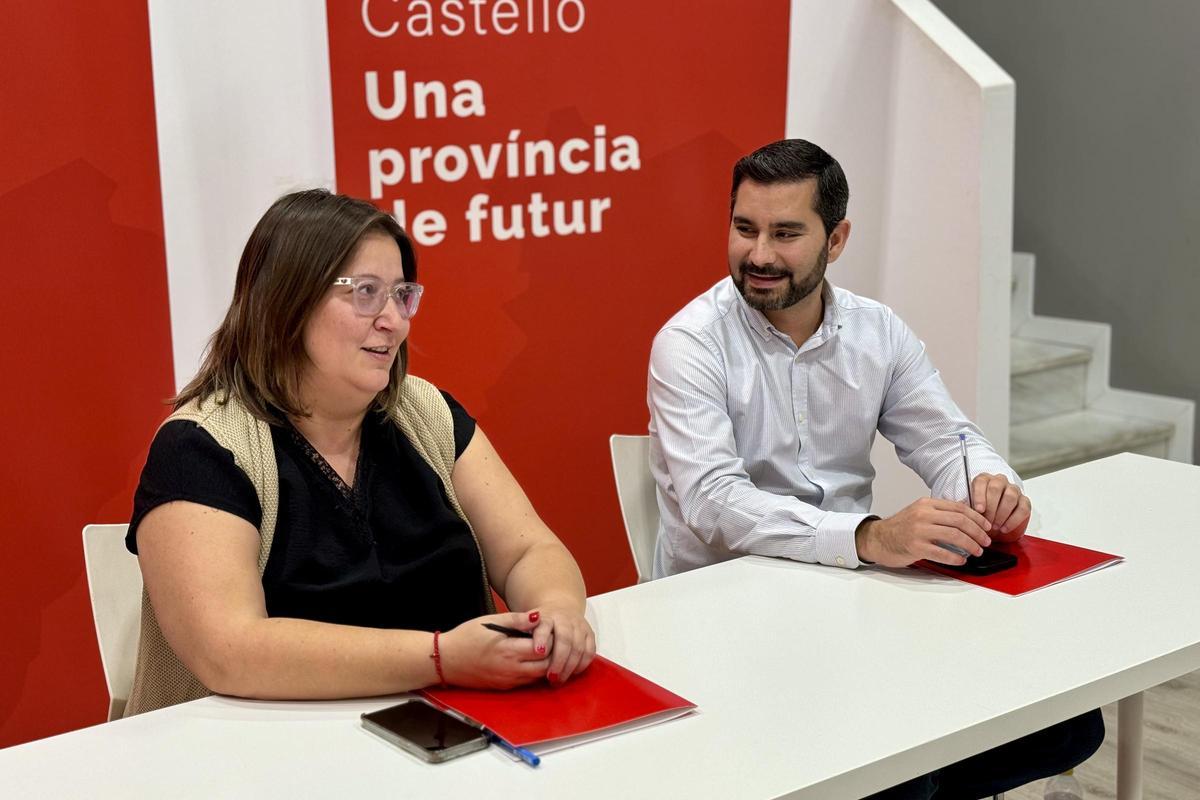 Los socialistas Ruth Sanz  y Samuel Falomir, en rueda de prensa en Castelló este viernes