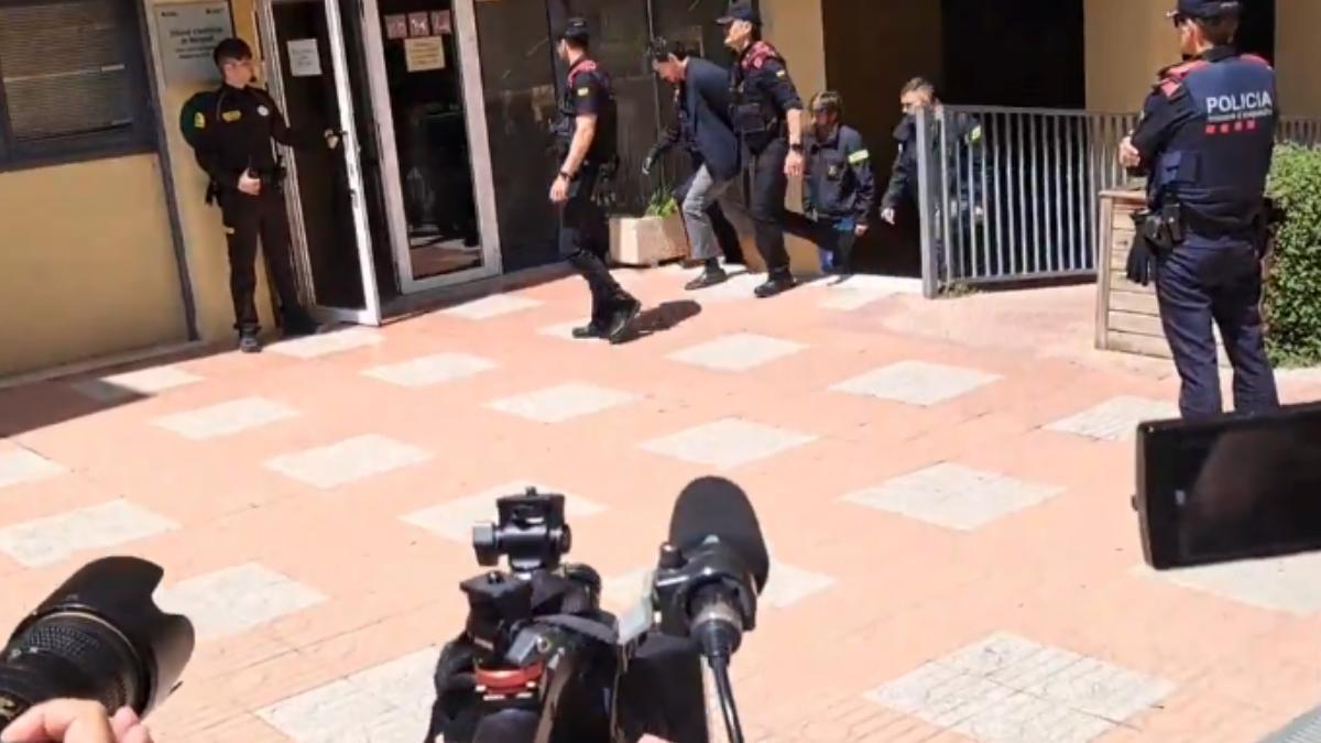 Última hora sobre la detención de Jonathan Andic, hijo del fundador de Mango Isak Andic, en directo: Ya ha llegado al juzgado de Martorell